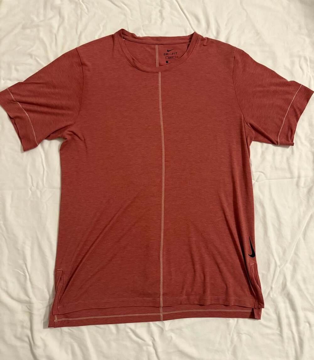 Nike Dri-FIT Yoga T-Shirt Size L Red Slim Fit